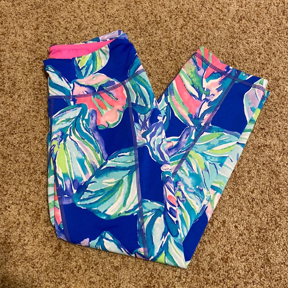 Lilly Pulitzer Luxletic Cropped Leggings with side pocket - Size XS
